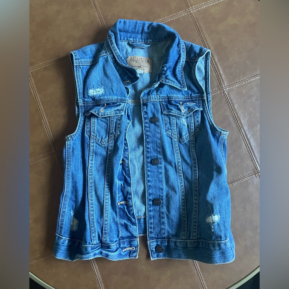 Hollister womens size medium Jean vest
